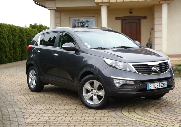 Kia Sportage cena 42600 przebieg: 172800, rok produkcji 2011 z Żmigród małe 211